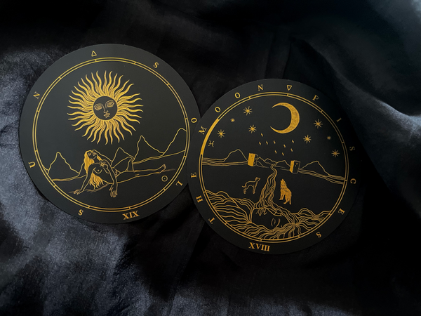 How to close and put away your tarot deck